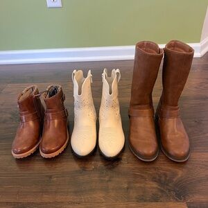 Girls boots - size 2